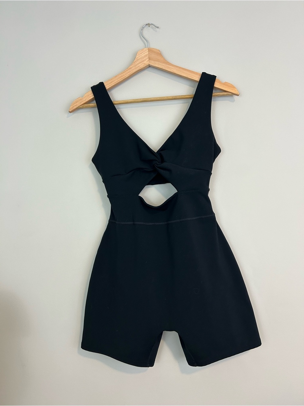 l*space Active One-Piece Twist Cutout Romper Sz Medium